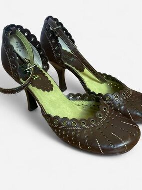 Vintage Y2K Mudd Hype Brown Scalloped Eyelet Ankle Strap Kitten Heels 7M Lime